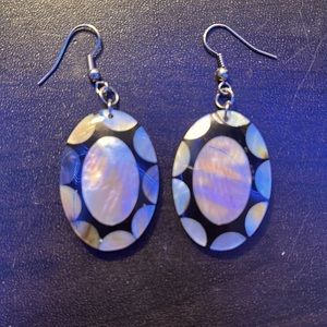 Cute oval dangl earrings